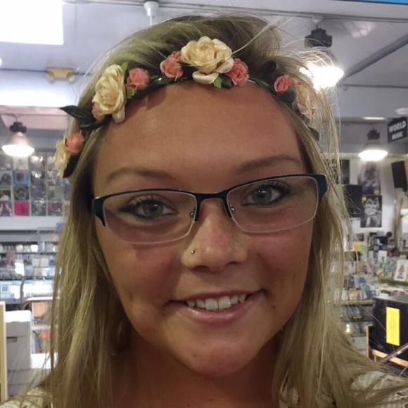 Meet your Posher, Desiree - Picture 1 of 1